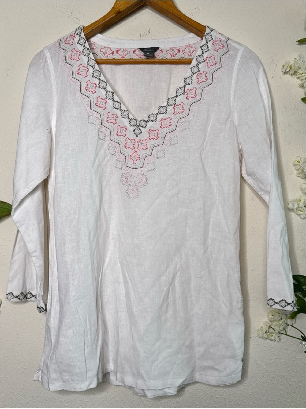 Eddie Bauer Vista Point Embroidered Tunic size XS White - Picture 2 of 11